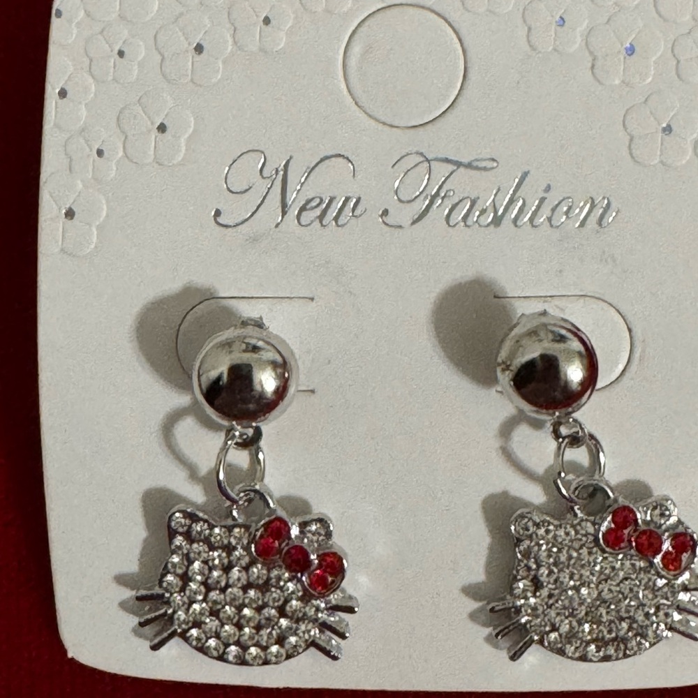 Hello Kitty rhinestones Earrings